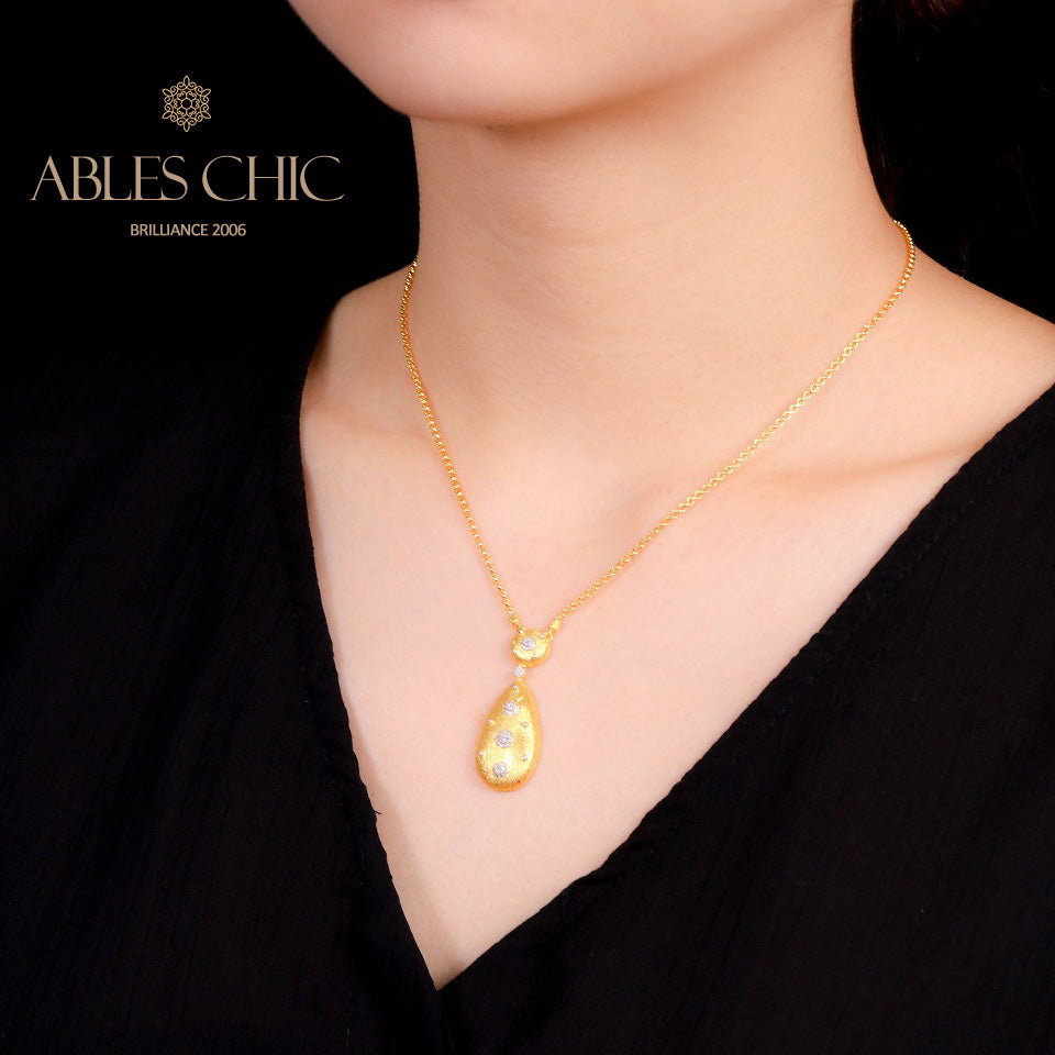 Collier floral en forme de larme soyeuse 5024