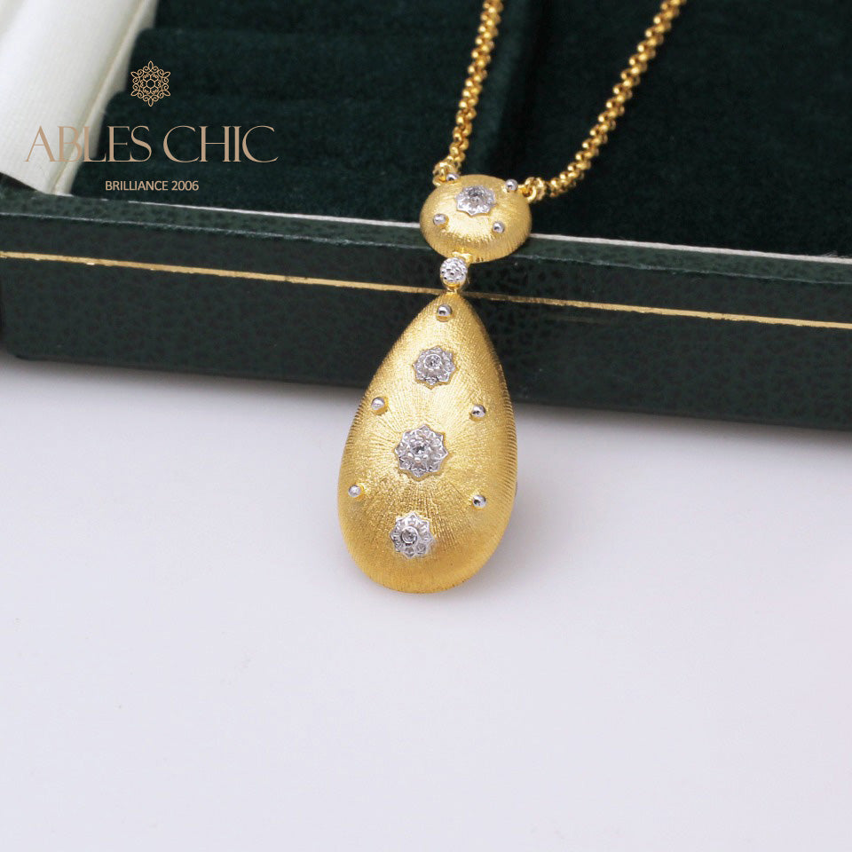 Collier floral en forme de larme soyeuse 5024