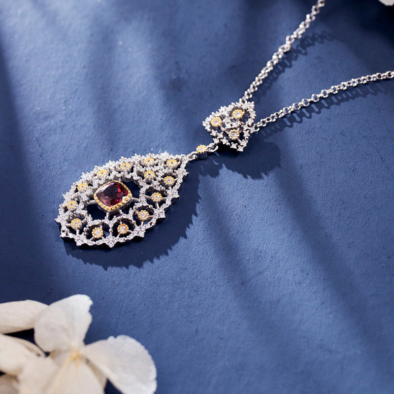 Collier lustre en filigrane de dentelle 6022