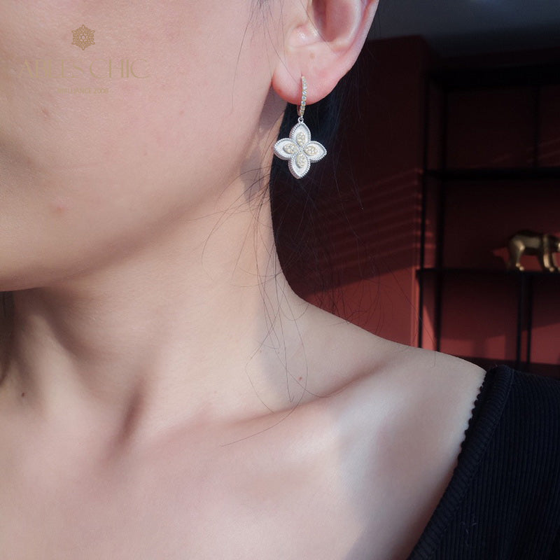 Boucles d'oreilles trèfle à motif en tissu 6125