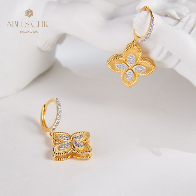 Boucles d'oreilles trèfle à motif en tissu 6125