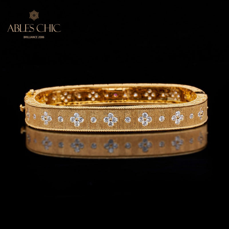 Bracelet en tissu trèfle avec zircons étoilés 5775