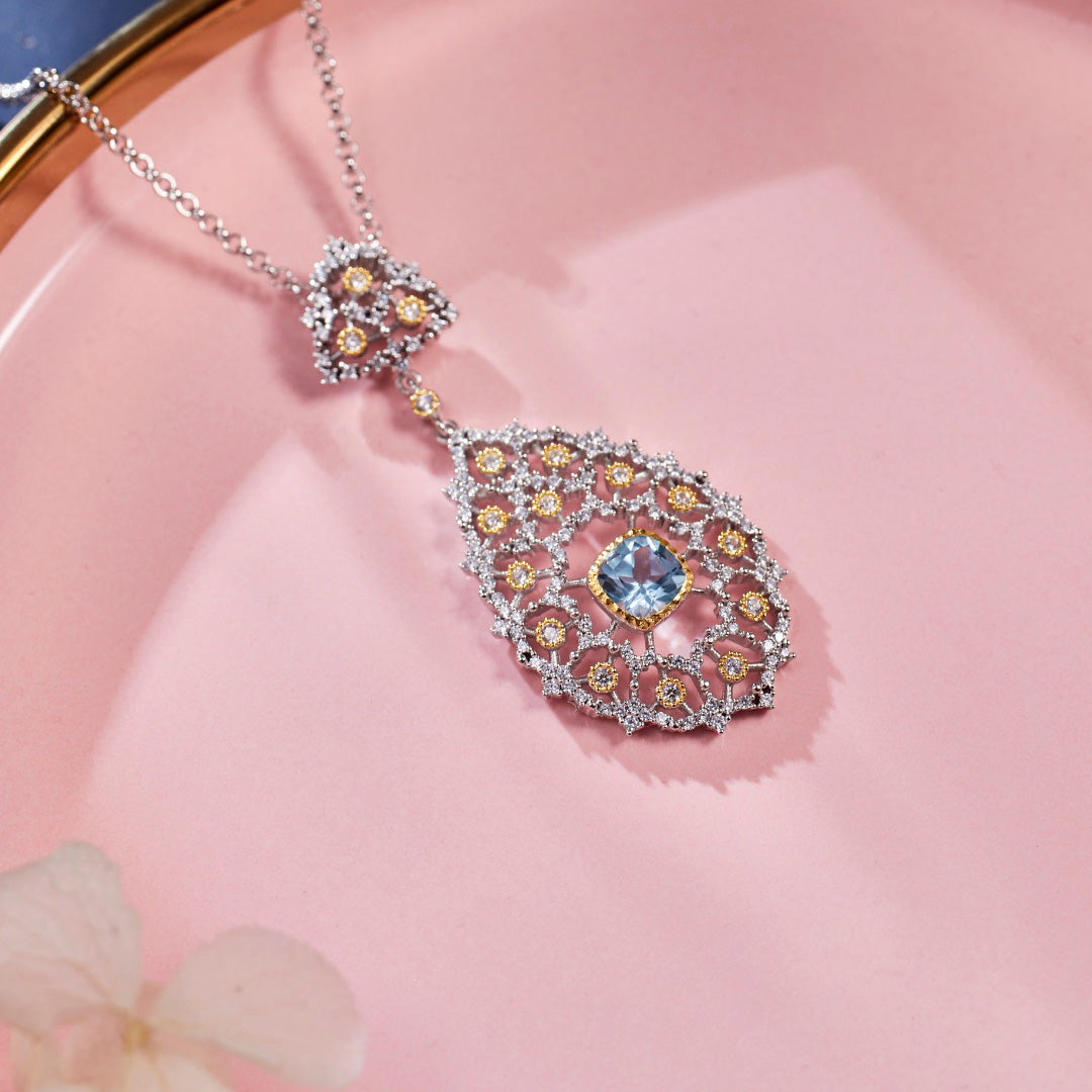 Collier lustre en filigrane de dentelle 6022