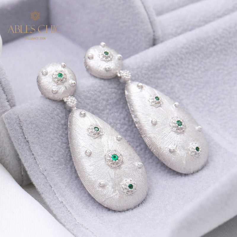 Boucles d'oreilles étoilées en forme de larme soyeuse 5050