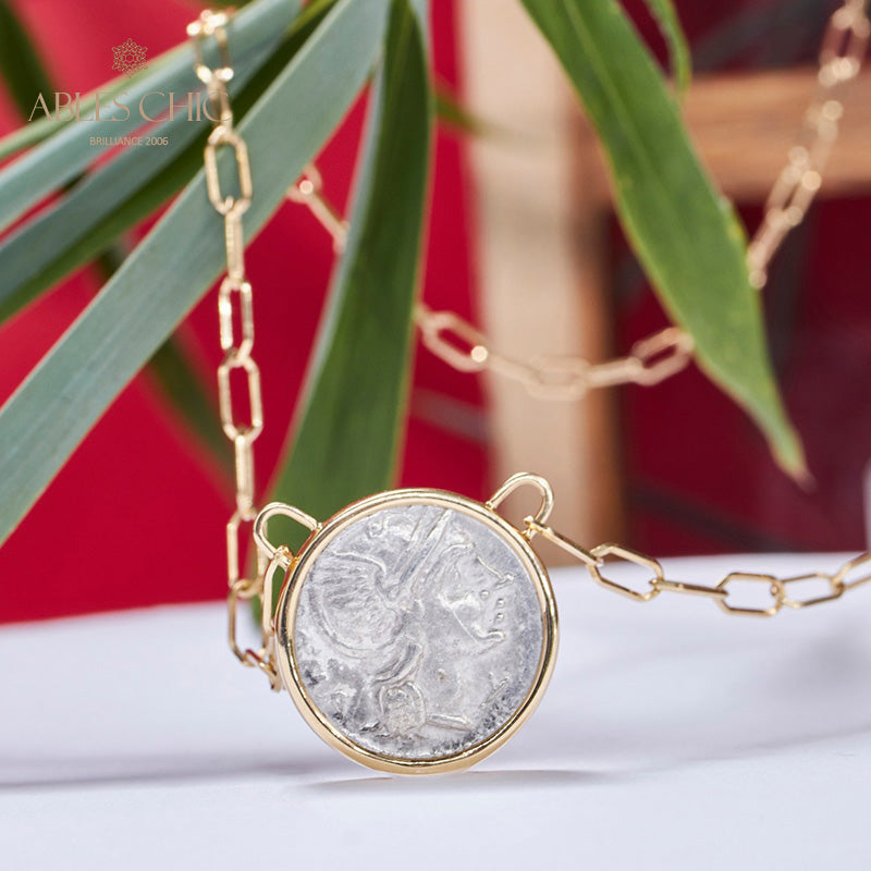 Collier de pièces de monnaie à rabat de la déesse byzantine
