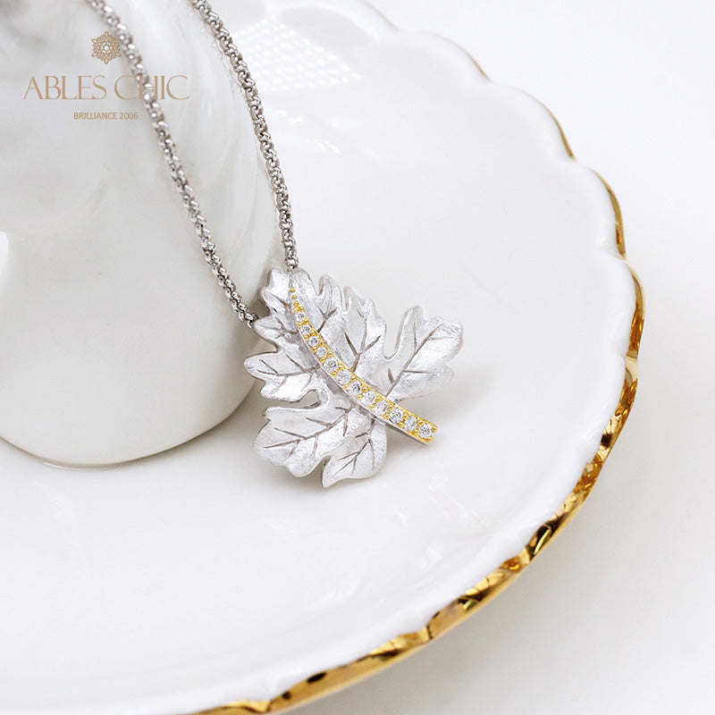 Pendentif feuille d'érable mat 5412
