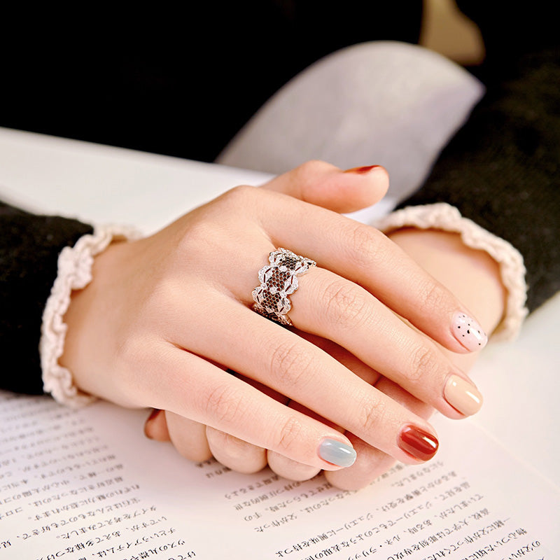 Bague ouverte en dentelle de pétales de rose aérées 5812