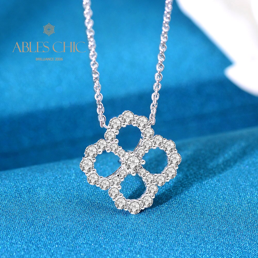 Collier emblématique trèfle celtique P0754