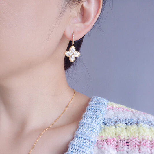 Boucles d'oreilles pendantes trèfle 6170