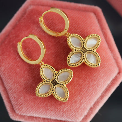 Boucles d'oreilles pendantes trèfle 6170