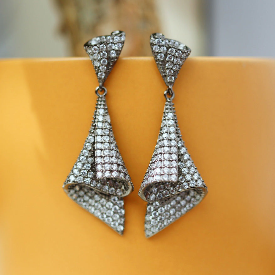 Boucles d'oreilles géométriques pavées 6181