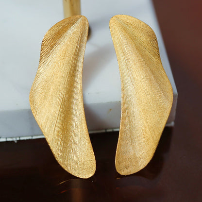 Boucles d'oreilles longues irrégulières mates 6184