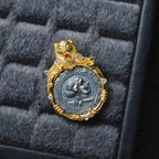 Pendentif pièce de monnaie romaine cadre lion 6339
