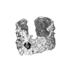 Bague texturée large avec accent de zircon R1194