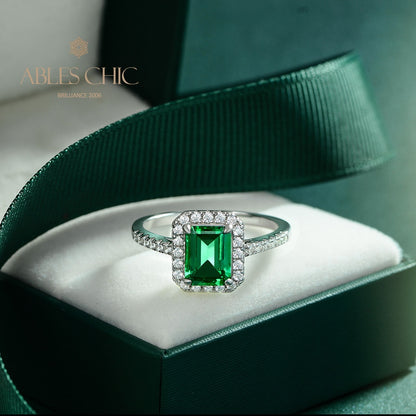 Bague de cocktail oblongue émeraude solitaire R1271
