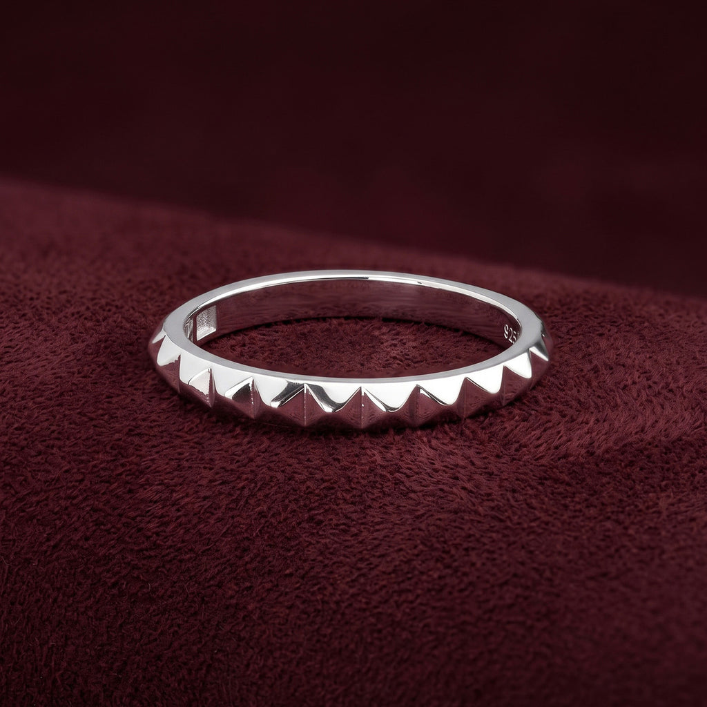 Rebel Edge Studs Ring