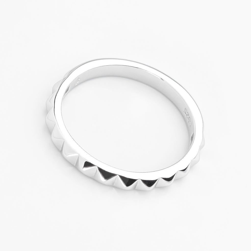 Rebel Edge Studs Ring