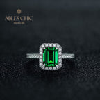 Bague de cocktail oblongue émeraude solitaire R1271