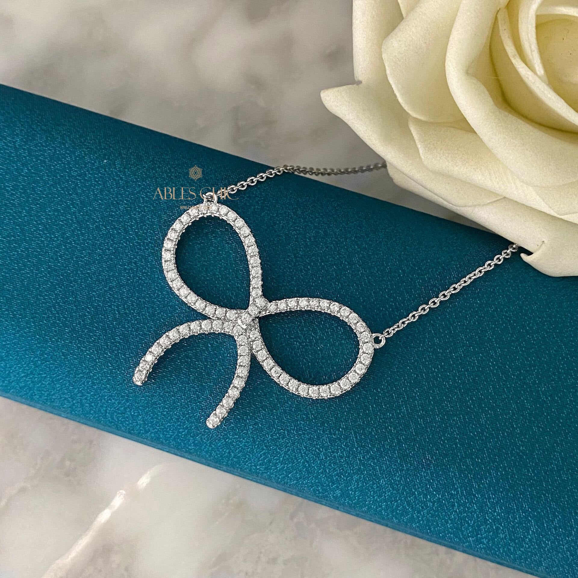 Collier pendentif papillon pavé P0733