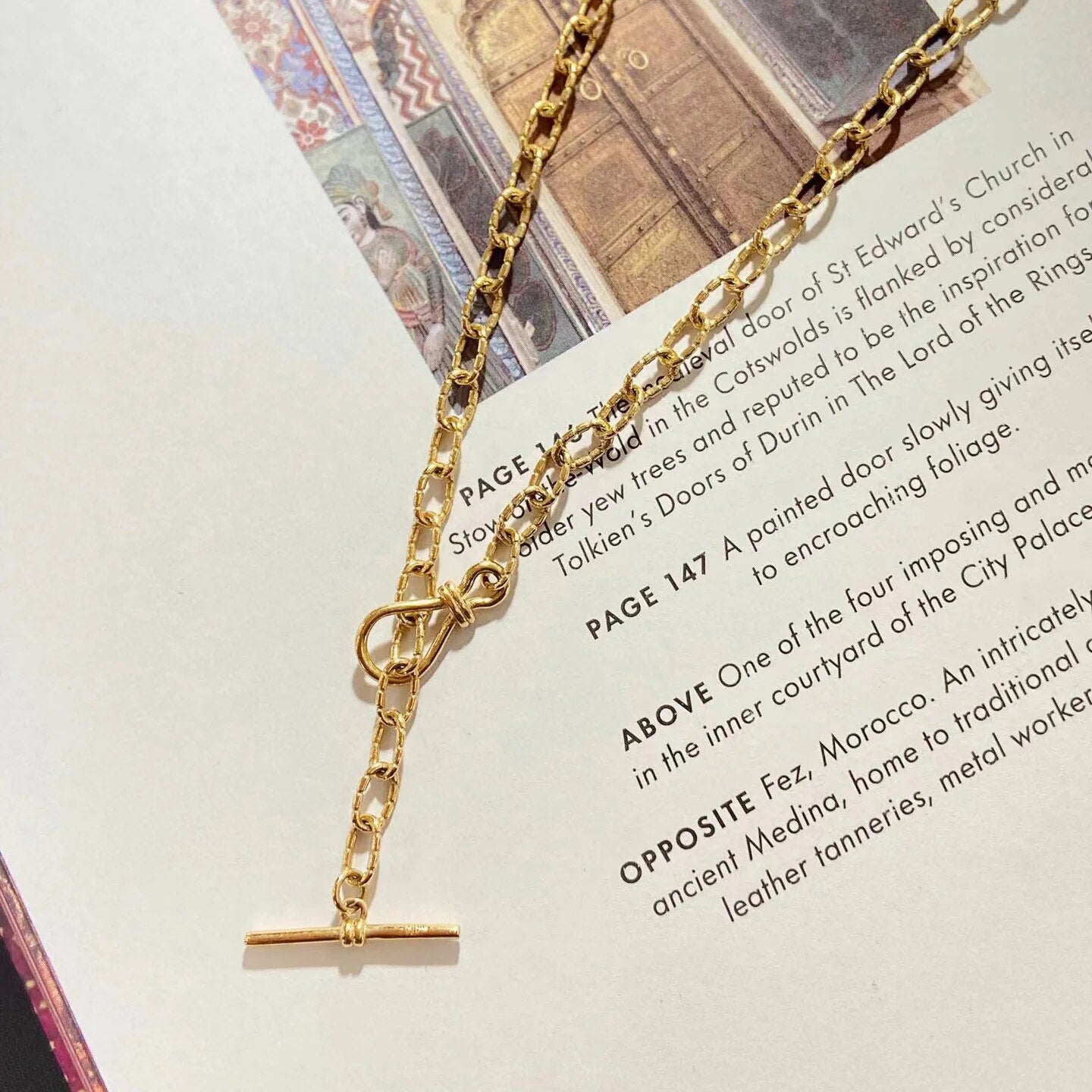 Collier chaîne torsadée à motif dappé