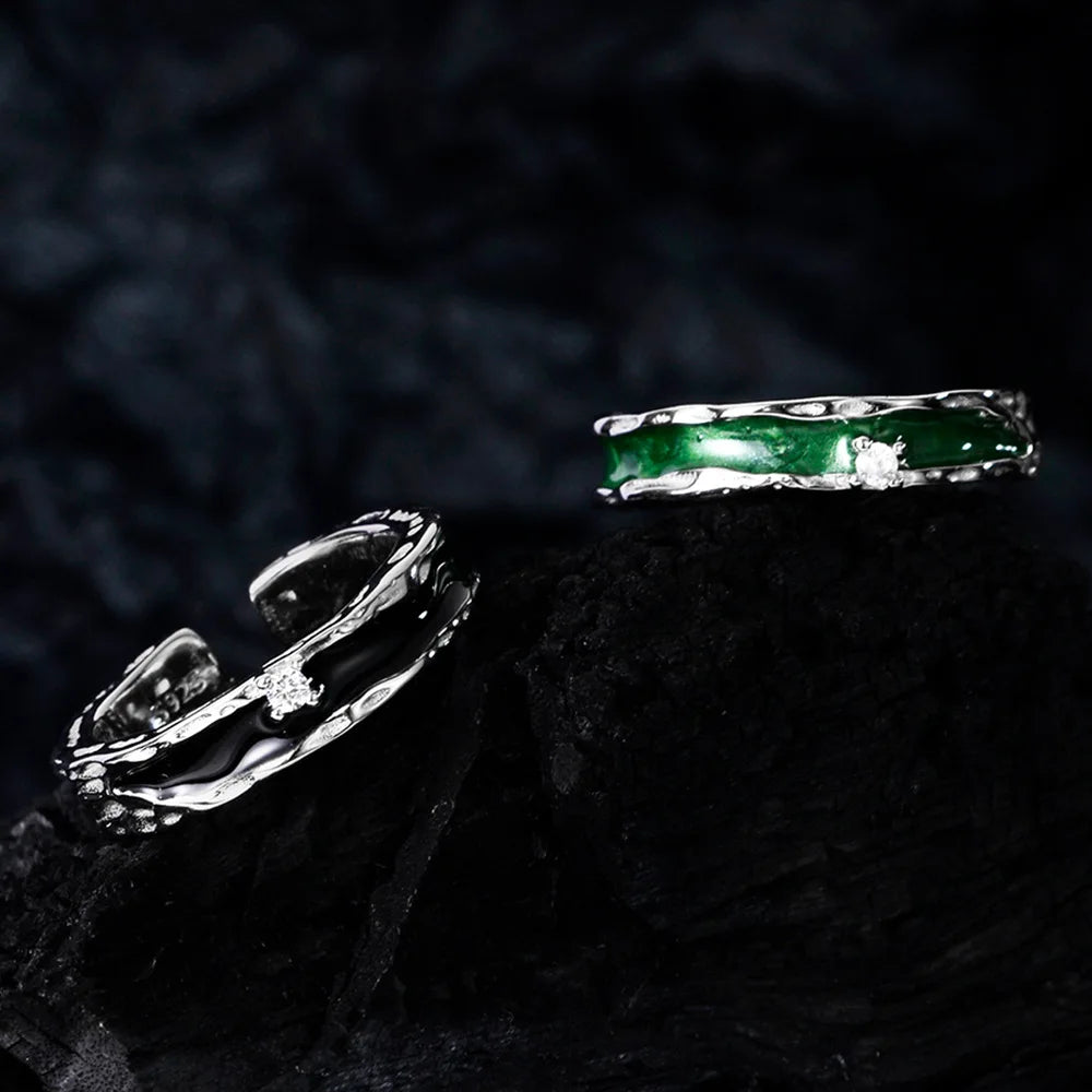Bague texturée en bande d'émail R1262