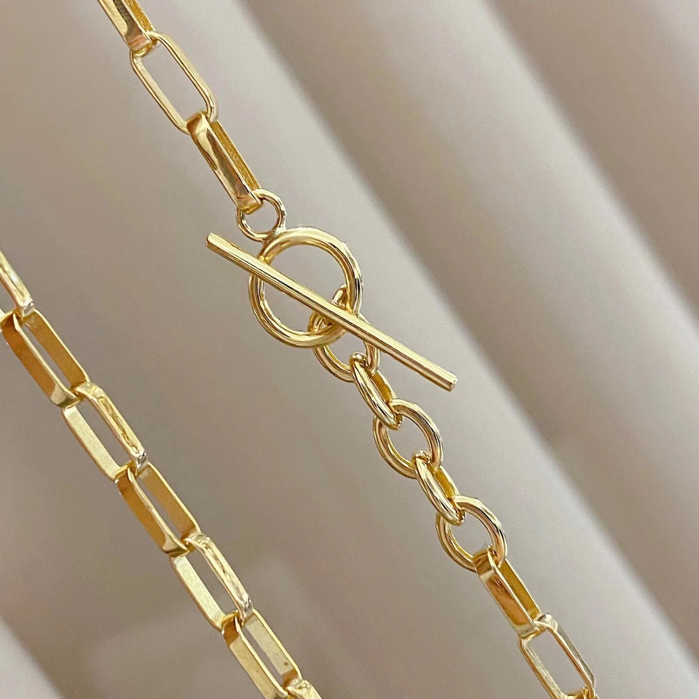 Collier à chaîne allongée épaisse