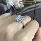 Bague de fiançailles halo taille émeraude R0922
