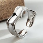 Bague large et épaisse abstraite R1045