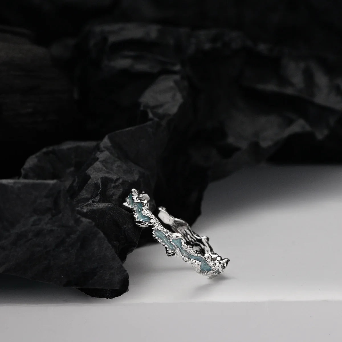 Bague irrégulière en émail originale R1177