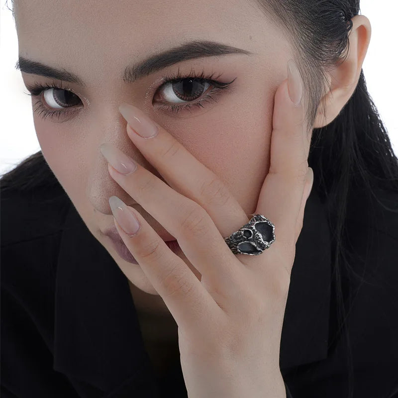 Bague épaisse brute en émail noir R1200
