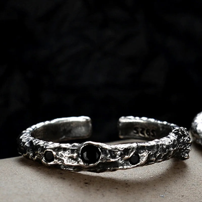 Bague CZ à texture extraterrestre R1268