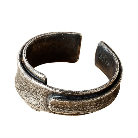 Bague plissée à texture mate antique R1285