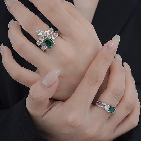 Bague ouverte texturée en zircon émeraude R1165