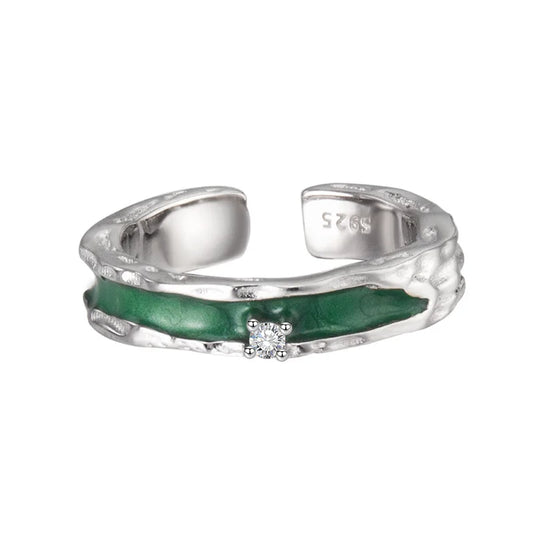 Bague texturée en bande d'émail R1262