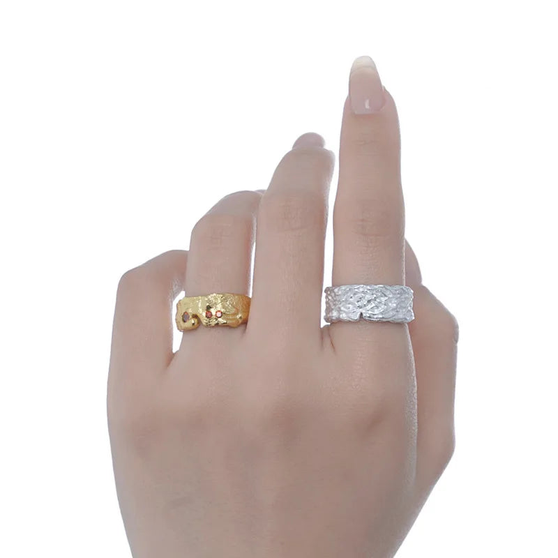 Bague battue irrégulière faite à la main R162