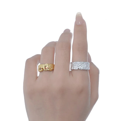 Bague battue irrégulière faite à la main R162