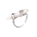 Bague longue perle baroque Alien R1224