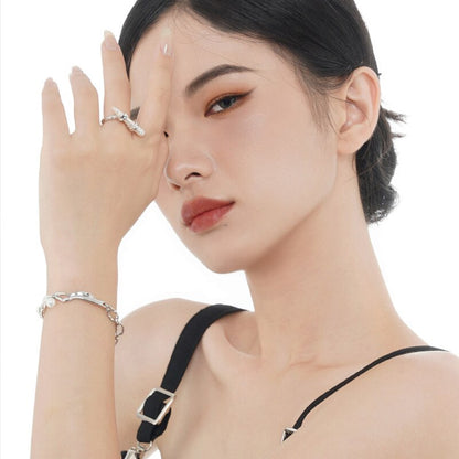 Bague longue perle baroque Alien R1224