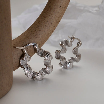 Boucles d'oreilles créoles à plis irréguliers E1042