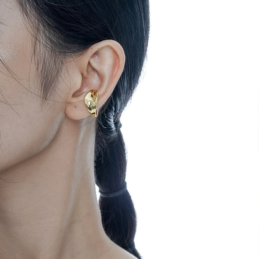 Boucles d'oreilles Huggie avec anneau épais irrégulier, R1044