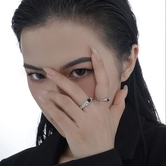 Bague texturée extraterrestre CZ noire R1234