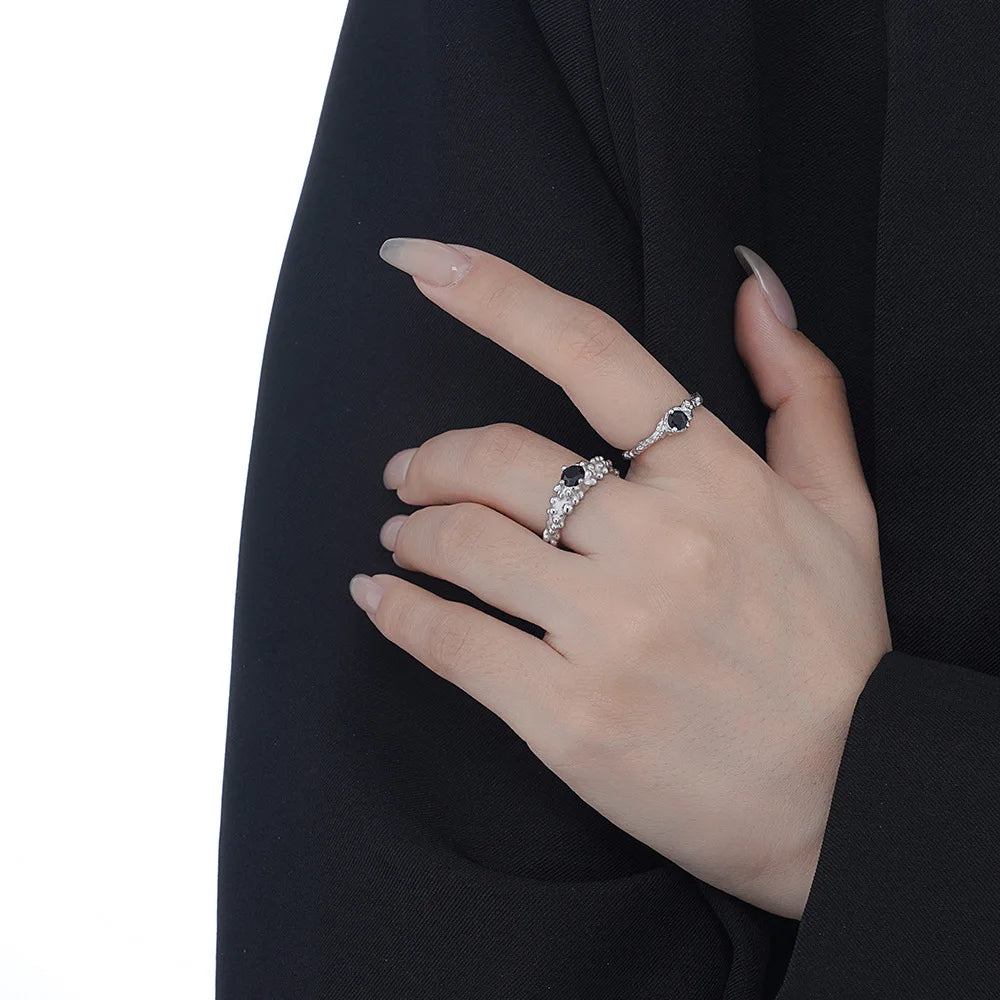 Bague texturée extraterrestre CZ noire R1234