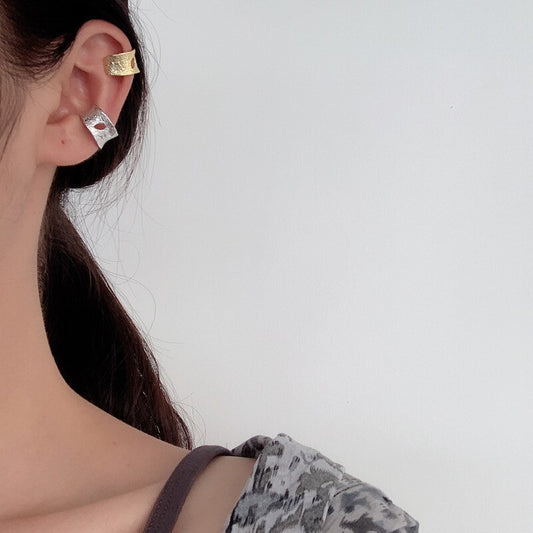 Manchette d'oreille à trou texturé E1072 1 pièce