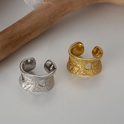 Manchette d'oreille à trou texturé E1072 1 pièce