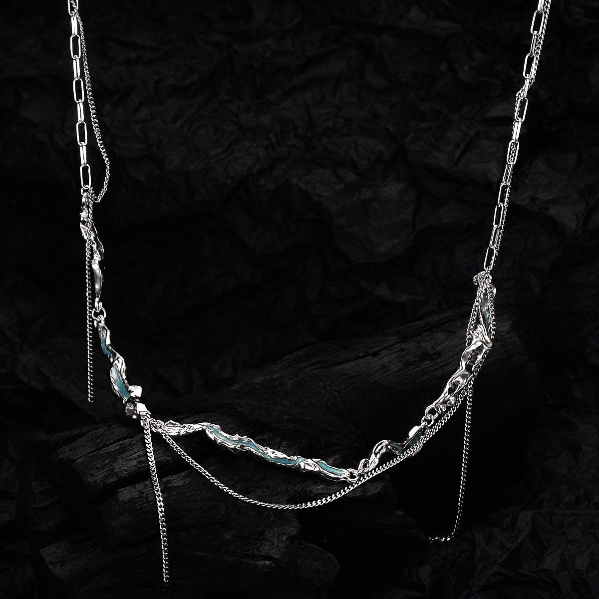 Collier irrégulier en émail texturé N1017