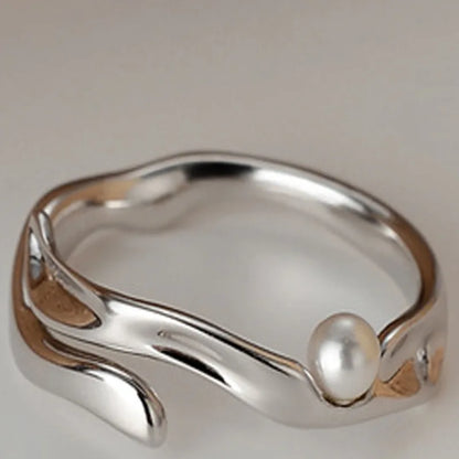 Bague minimaliste en perles de coquillage R1034