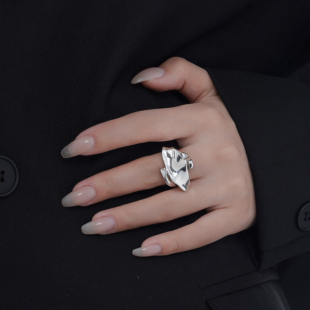 Bague épaisse à volants polis R1263