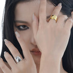 Large bague asymétrique finition miroir R1085