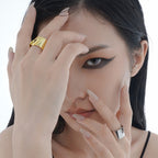 Large bague asymétrique finition miroir R1085