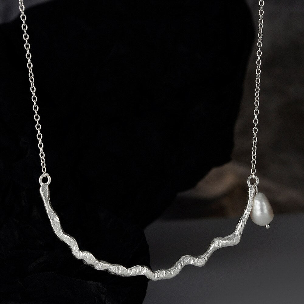 Pendentif à fil long et épais N1041